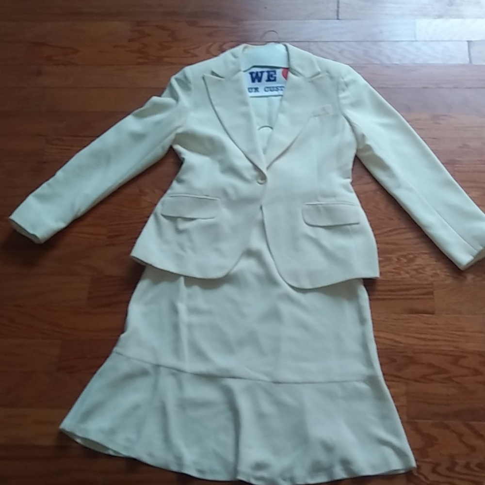 2 piece blazer& skirt suit